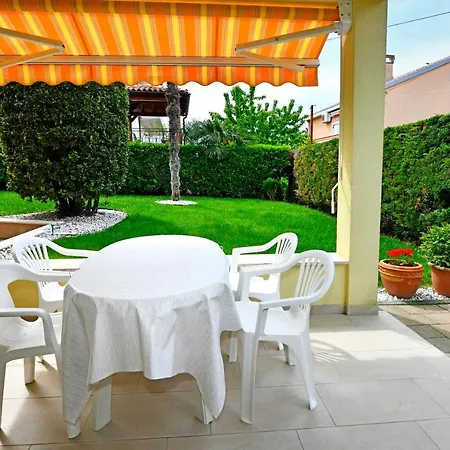 Apartments Jasmina Porec Esterno foto