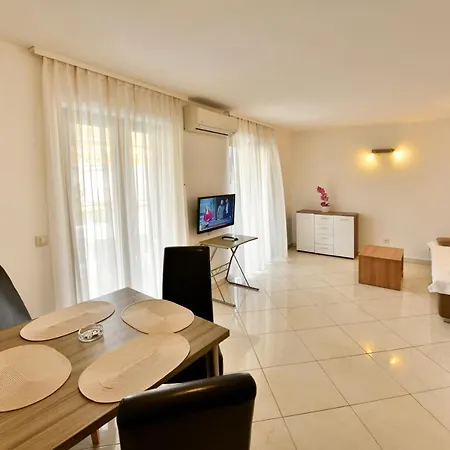 Apartments Jasmina Porec Esterno foto