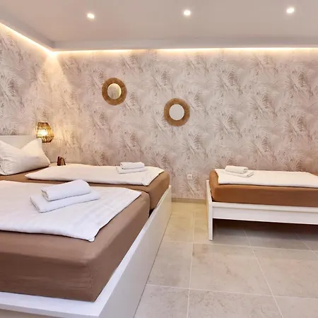Apartments Jasmina Porec Esterno foto
