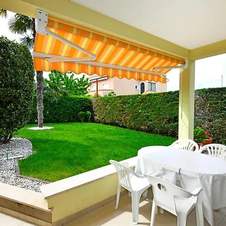 Apartments Jasmina Porec Esterno foto