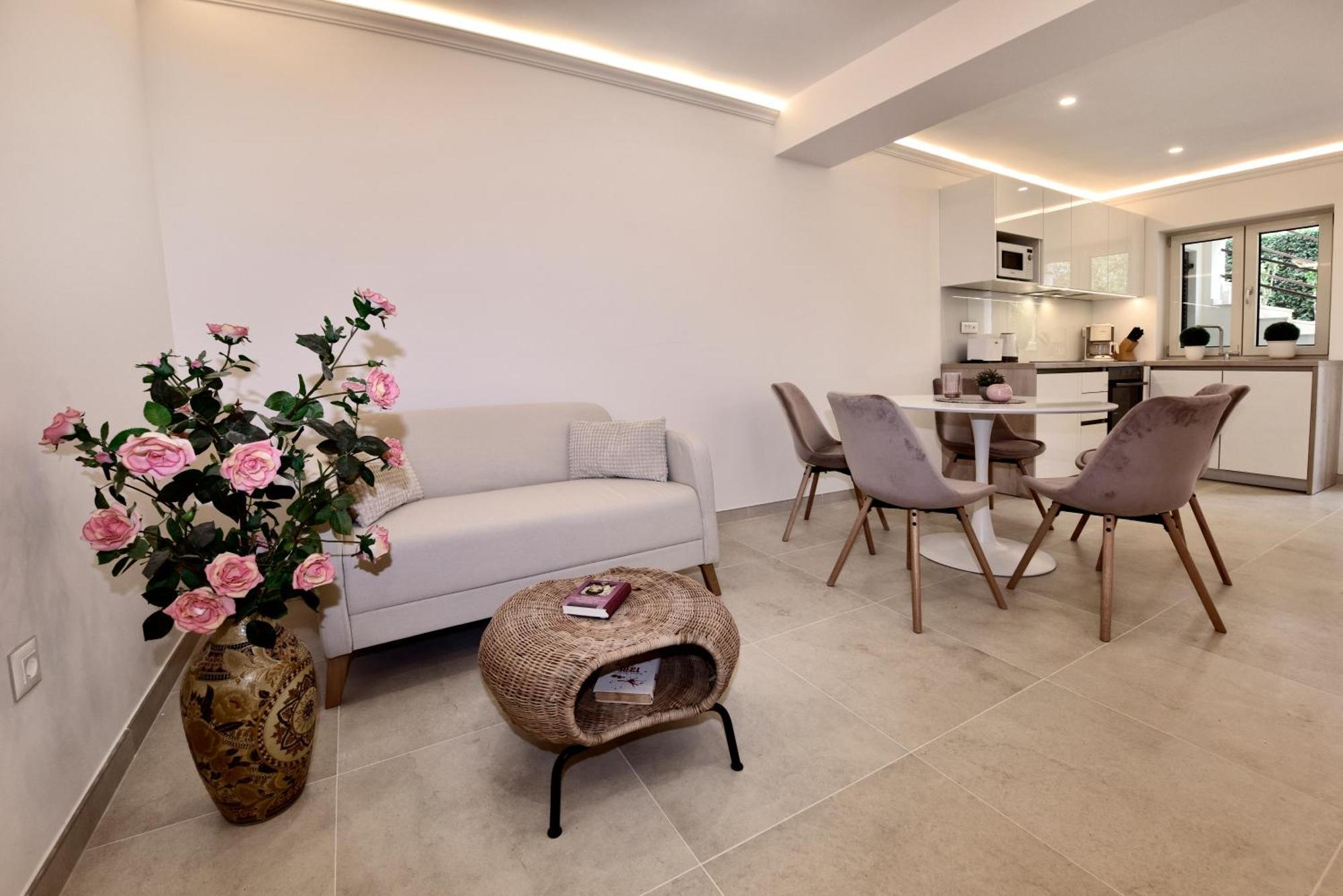 Jasmina Apartment *