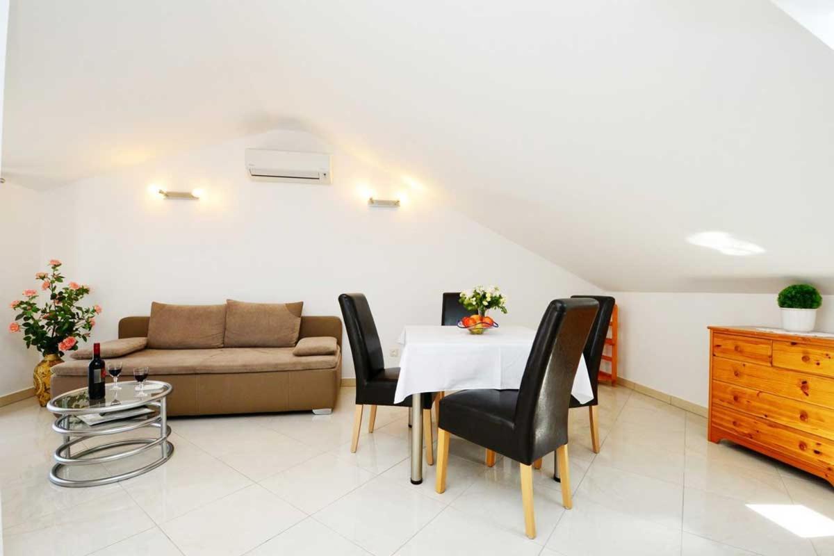 Jasmina Apartment *